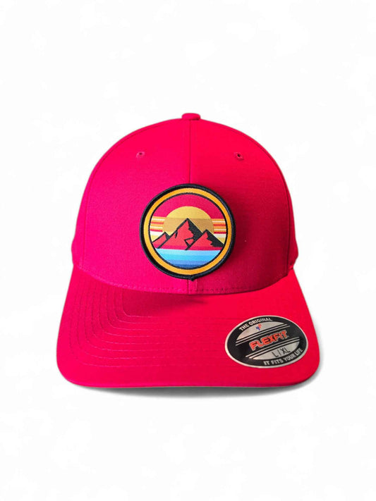 Sunset Mountain Flexfit Hat – Fitted Cap with Retro Nature Patch