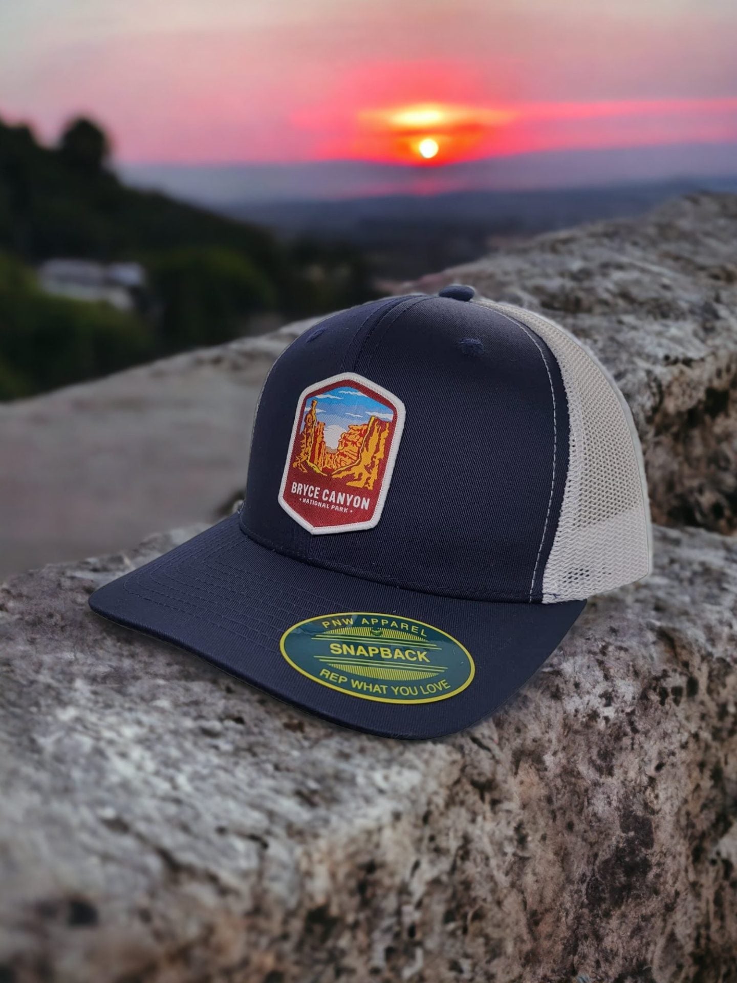 Bryce Canyon National Park Trucker Hat - Stylish Utah Snapback Cap for Nature Lovers & Outdoor Enthusiasts - Navy Blue on White Mesh image