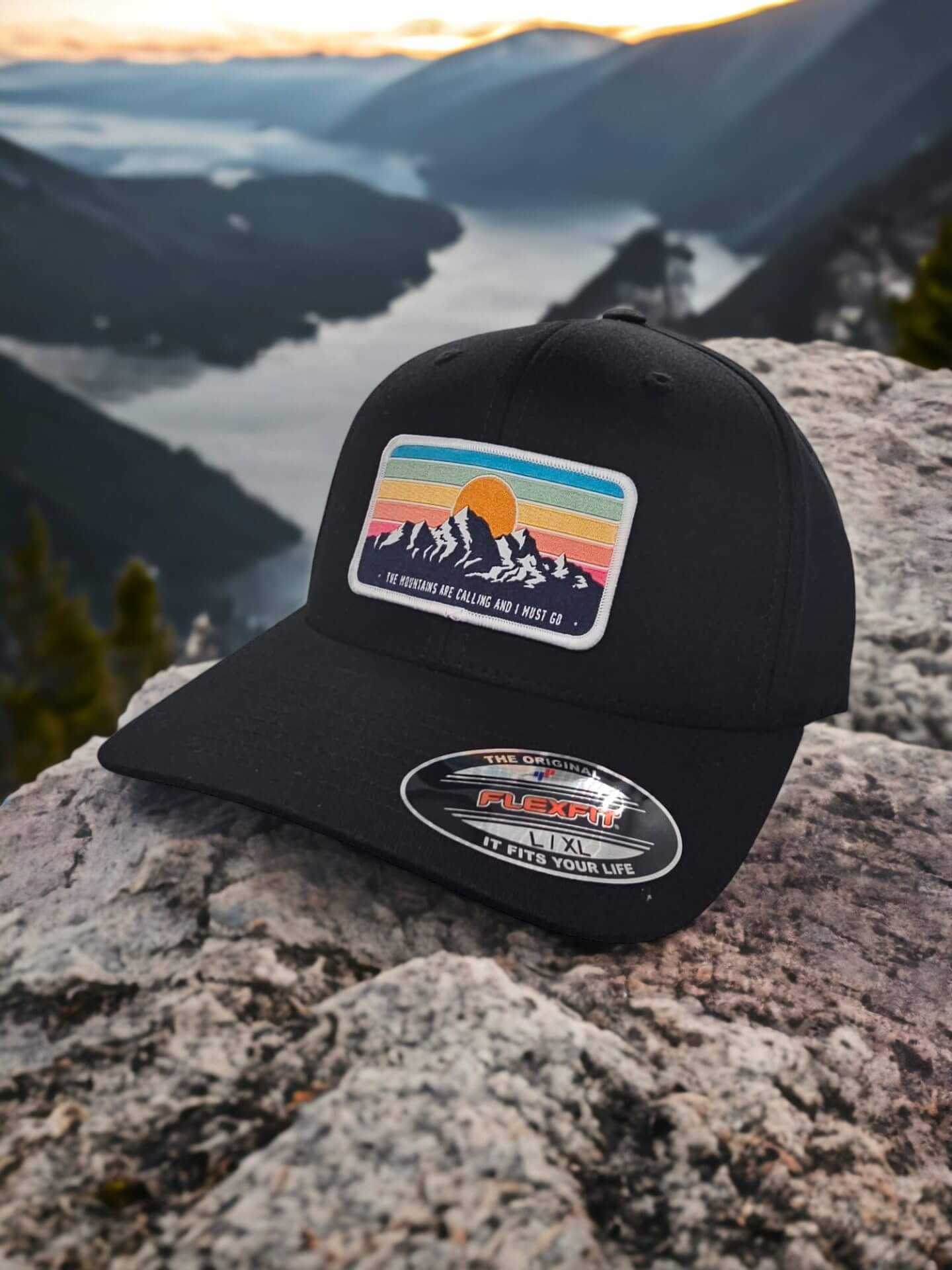 Vintage-Inspired Mountain Patch Fitted Cap: Outdoor Flexfit Headwear for Nature Enthusiasts image 2