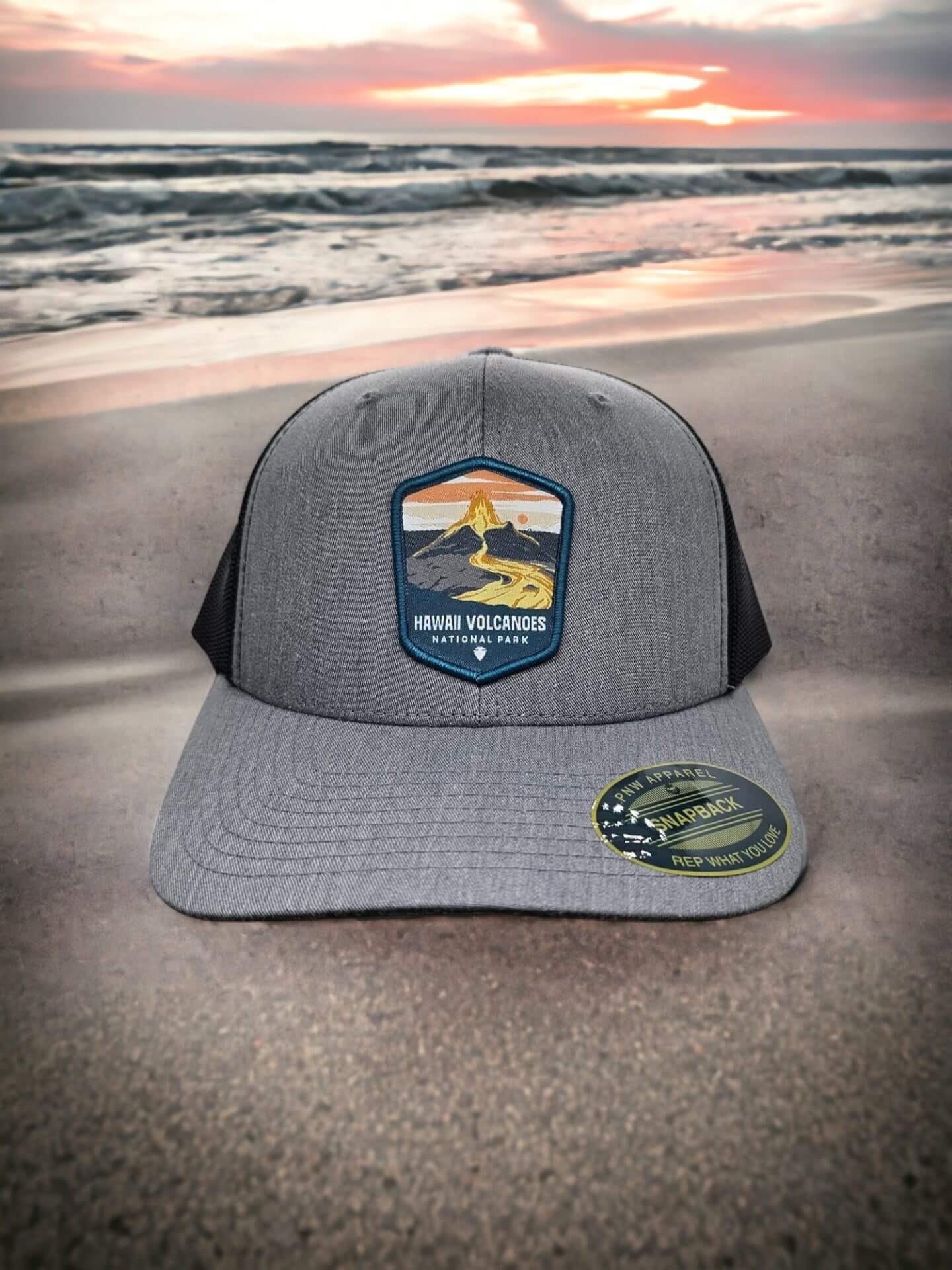 Hawaii Volcanoes National Park Snapback Cap - Scenic Outdoor Adventure Souvenir Baseball Hat - Heather Grey on Black image
