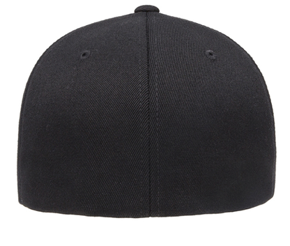Sunset Mountain Flexfit Hat – Fitted Cap with Retro Nature Patch